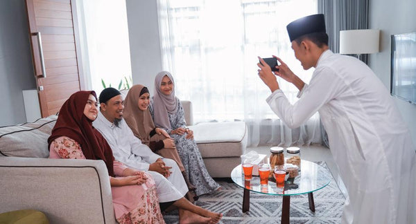 Rakam Gambar Berkumpulan Lebih Riah Dan Indah Raya Ini _CompAsia Malaysia